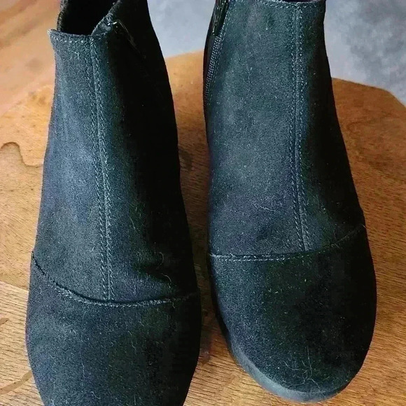 Tom's black zip up wedge ankle boots size 4 - Picture 7 of 7